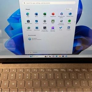 Microsoft Surface Laptop 2 (Intel Core i5, 8GB RAM, 256 GB